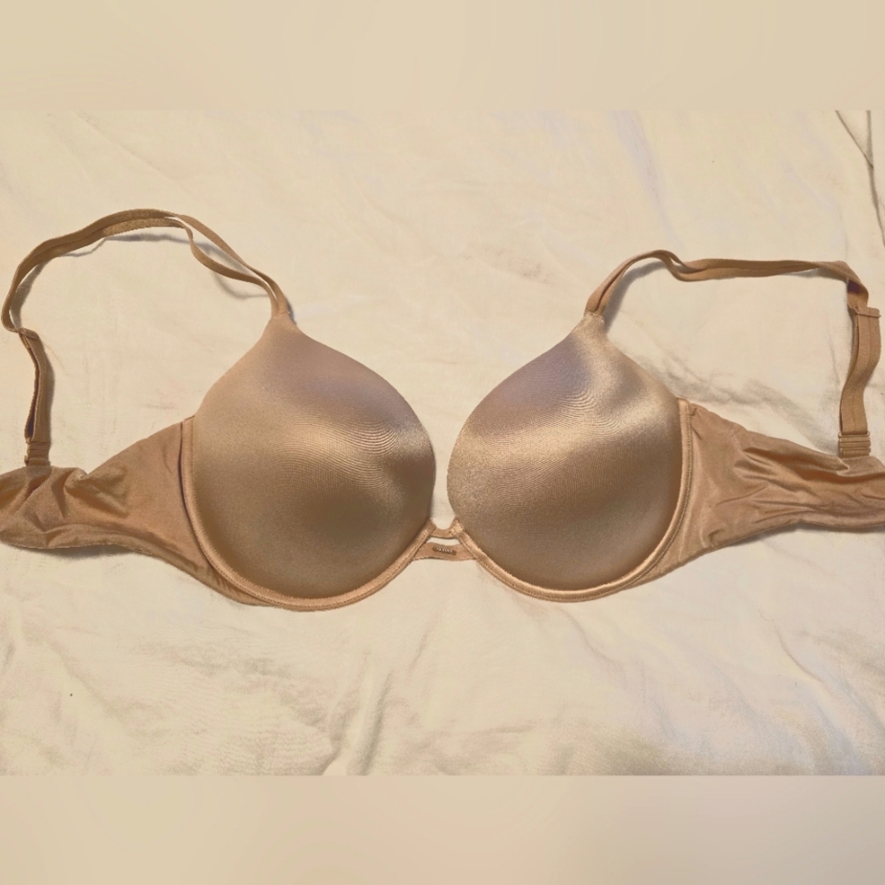 Victoria's Secret Very Sexy Smooth Push-Up Bra - Size 38DD